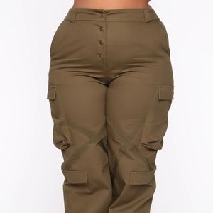 Amelia Oversized Cargo Pants - Olive